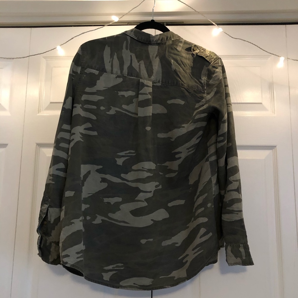 Express - camo boyfriend button-up (size M) - Picture 2 of 3